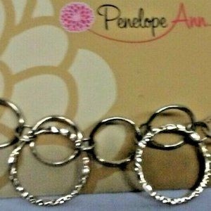 PENELOPE ANN Golden Allure Circle Bracelet